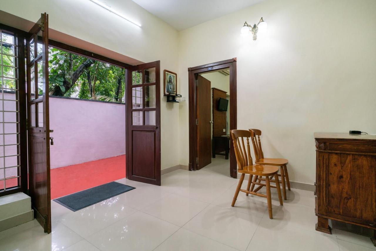 Oyo Home 63551 Pleasant Stay Near Fort Kochi Beach Luaran gambar